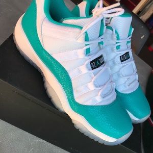 Retro Jordan 11 Turbo Green Volt Ice
